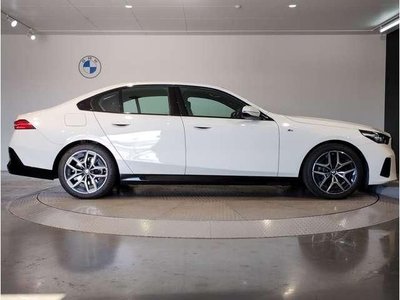 BMW 5 SERIES - 9