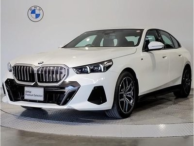 BMW 5 SERIES - 1