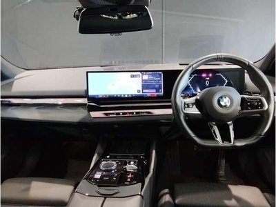 BMW 5 SERIES - 3