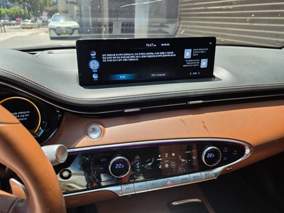 2021 Genesis GV70 photo 10