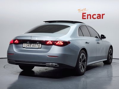 MERCEDES-BENZ E-CLASS - 3