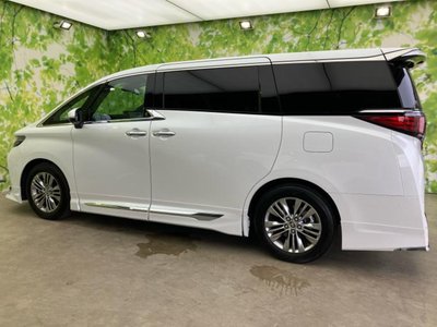 2025 Toyota ALPHARD 照片 2
