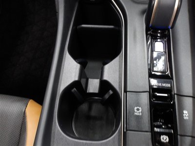 TOYOTA CROWN CROSSOVER - 8