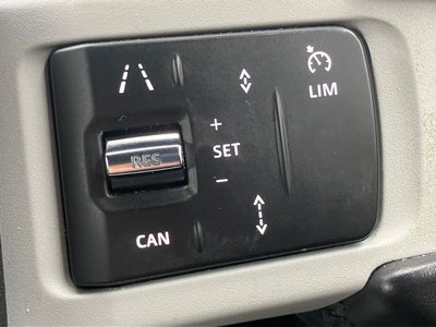 LAND ROVER DEFENDER - 10