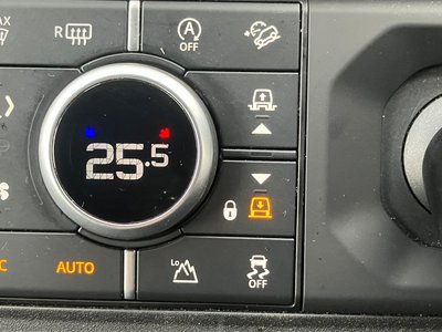 LAND ROVER DEFENDER - 4