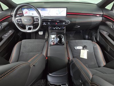 صورة 5 لـ 2025 Genesis GV70