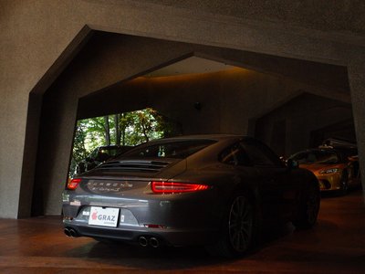 PORSCHE 911 - 10