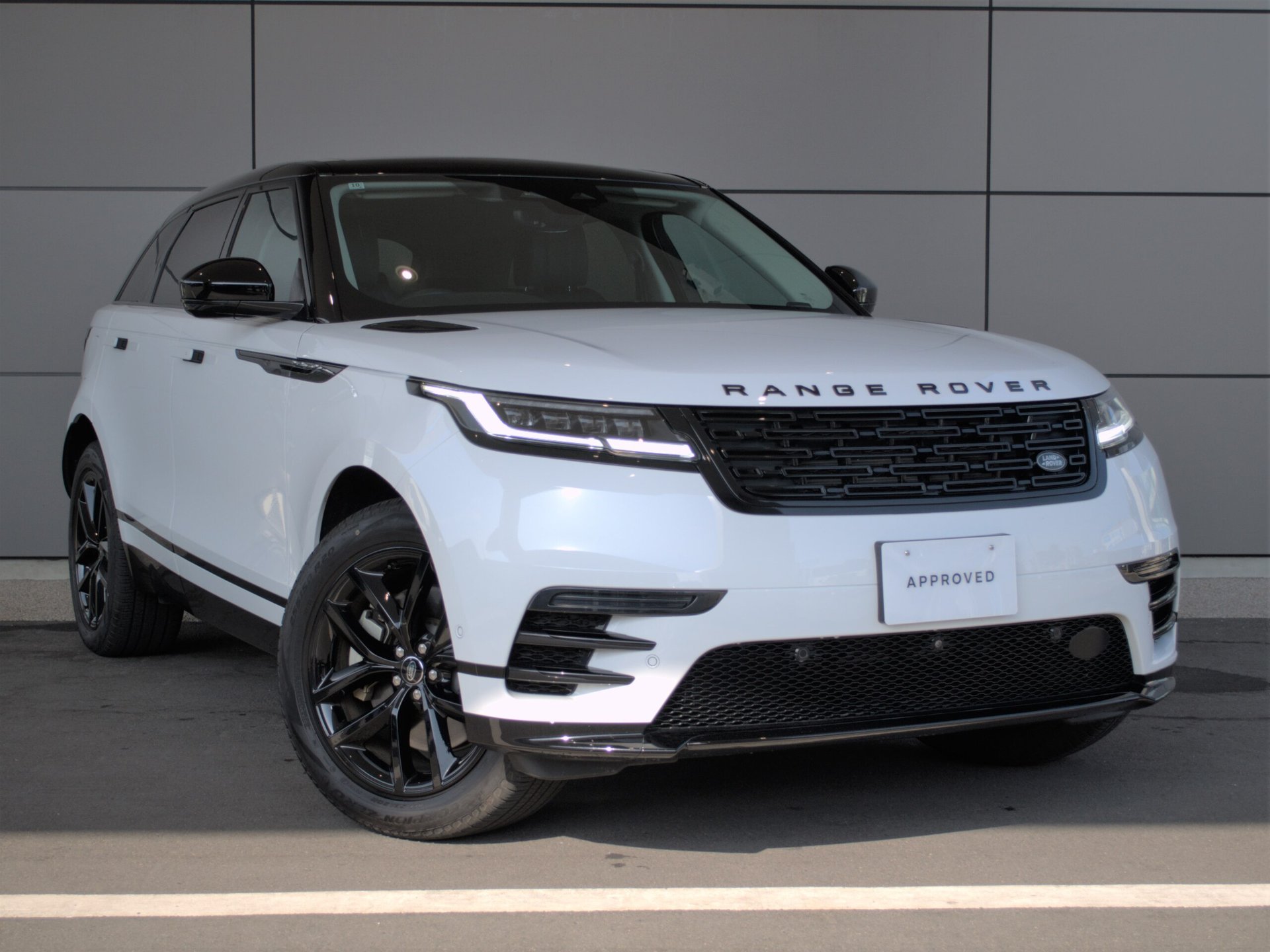 LAND ROVER RANGE ROVER VELAR - View 1