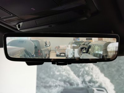 LAND ROVER DEFENDER - 9