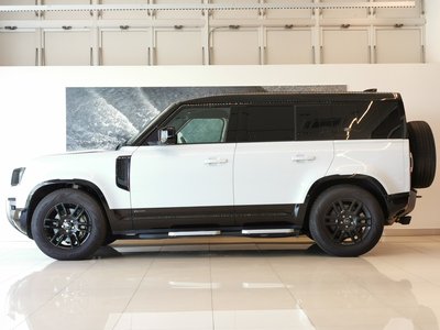 LAND ROVER DEFENDER - 4