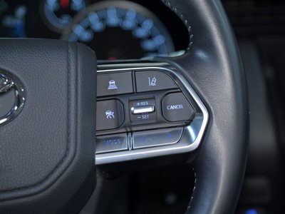 2023 Toyota LAND CRUISER 300 — миниатюра 28