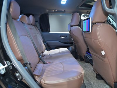 2023 Toyota LAND CRUISER 300 — миниатюра 24