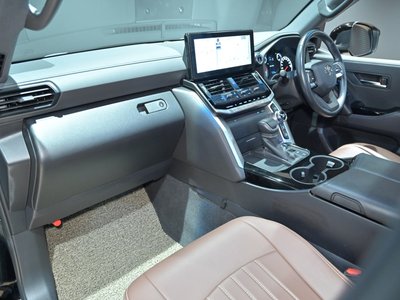 2023 Toyota LAND CRUISER 300 — миниатюра 11
