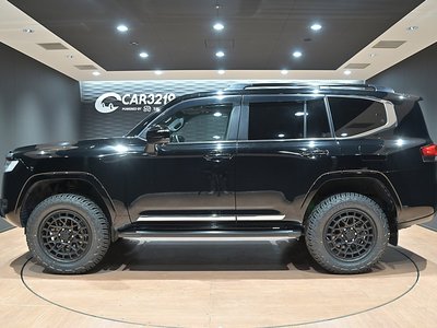2023 Toyota LAND CRUISER 300 — фото 5