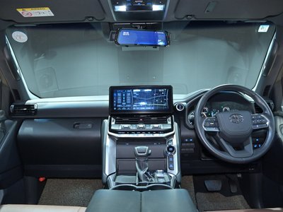 2023 Toyota LAND CRUISER 300 — миниатюра 12