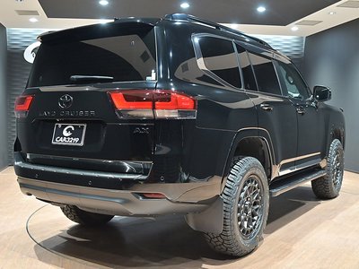 2023 Toyota LAND CRUISER 300 — фото 2