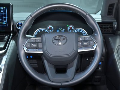 2023 Toyota LAND CRUISER 300 — миниатюра 26