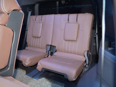 2023 Toyota LAND CRUISER 300 — миниатюра 23