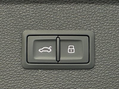2021 AUDI SQ5 — миниатюра 32