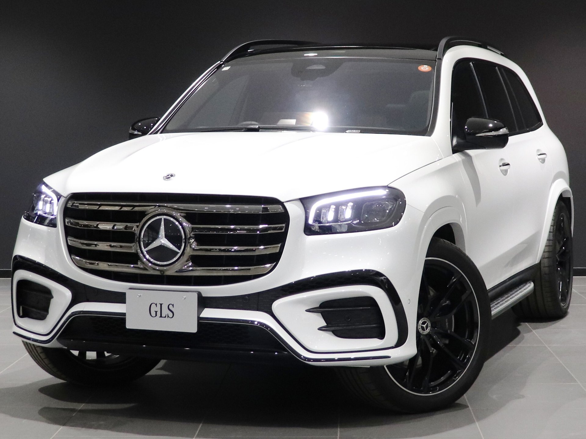 MERCEDES-BENZ GLS - View 1