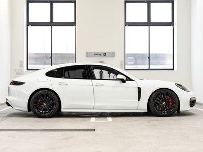 صورة 6 لـ 2019 Porsche PANAMERA