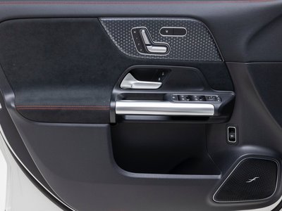 2025 Mercedes-BENZ EQA — миниатюра 12