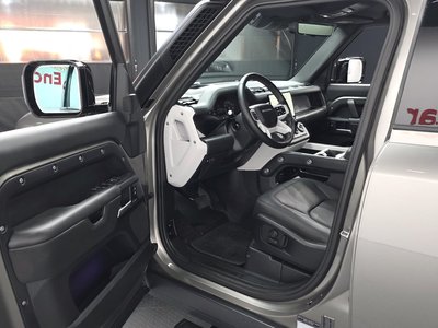 LAND ROVER DEFENDER - 10