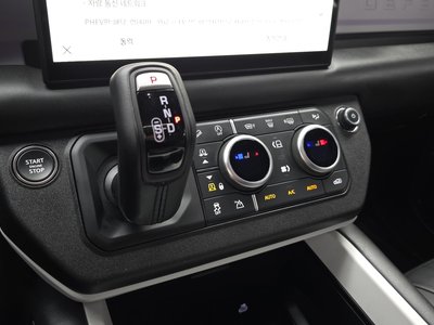 LAND ROVER DEFENDER - 9