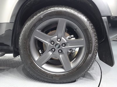 LAND ROVER DEFENDER - 6