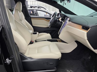 2020 Tesla MODEL X — миниатюра 16
