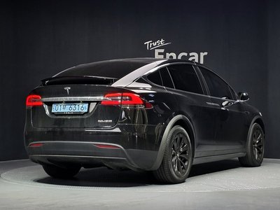 2020 Tesla MODEL X — фото 4