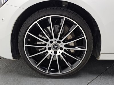 MERCEDES-BENZ E-CLASS - 6