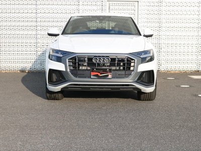 AUDI Q8 - 2