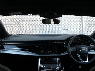 AUDI Q8 - 6