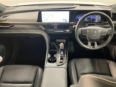 TOYOTA CROWN CROSSOVER - 7