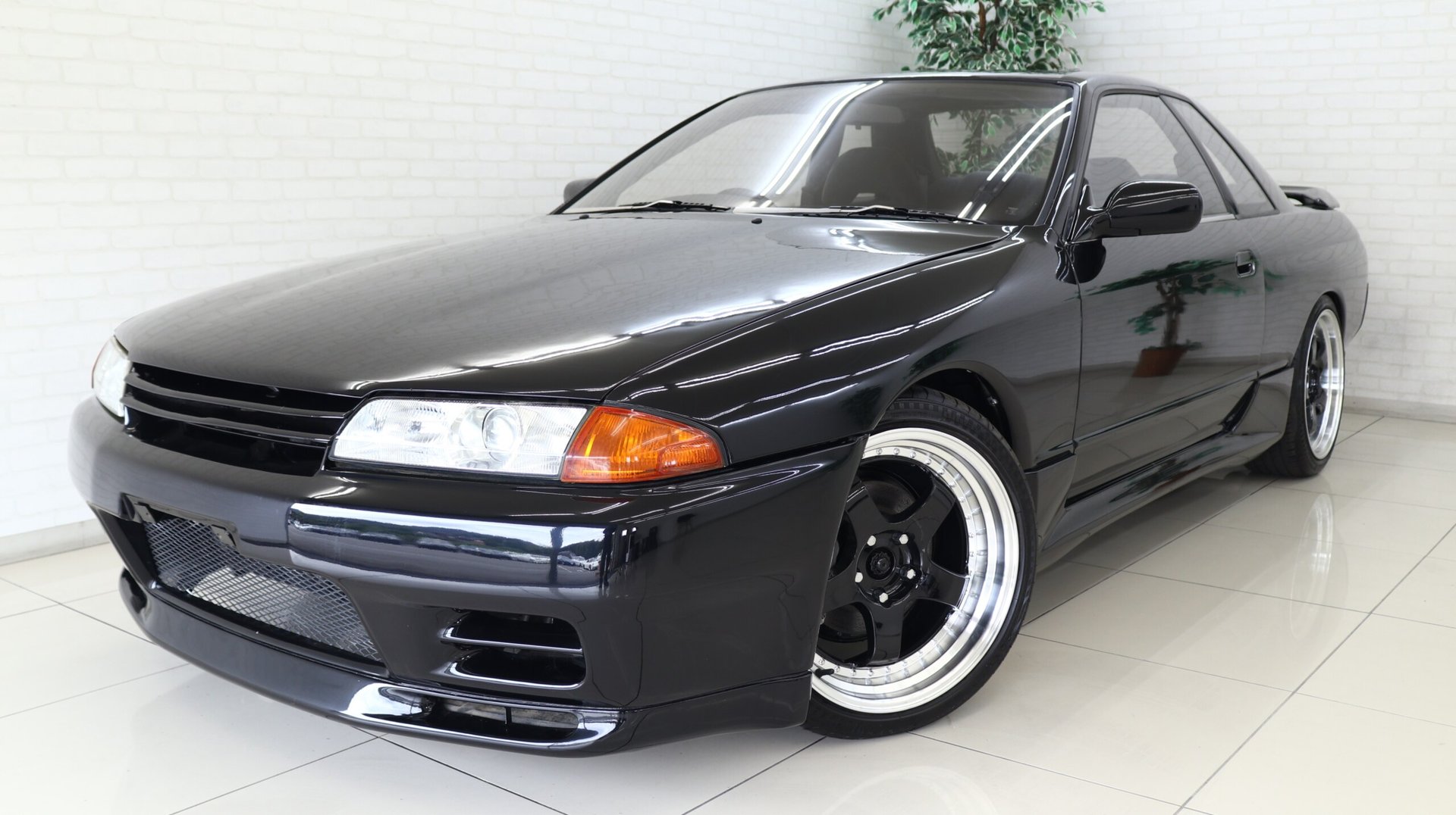NISSAN SKYLINE COUPE - View 1