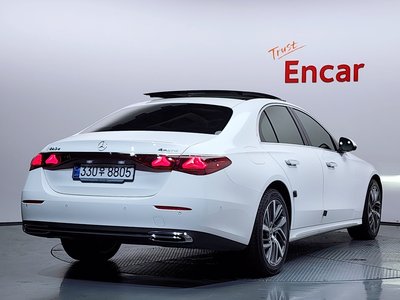 MERCEDES-BENZ E-CLASS - 3