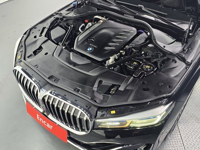 BMW 7 SERIES - 8