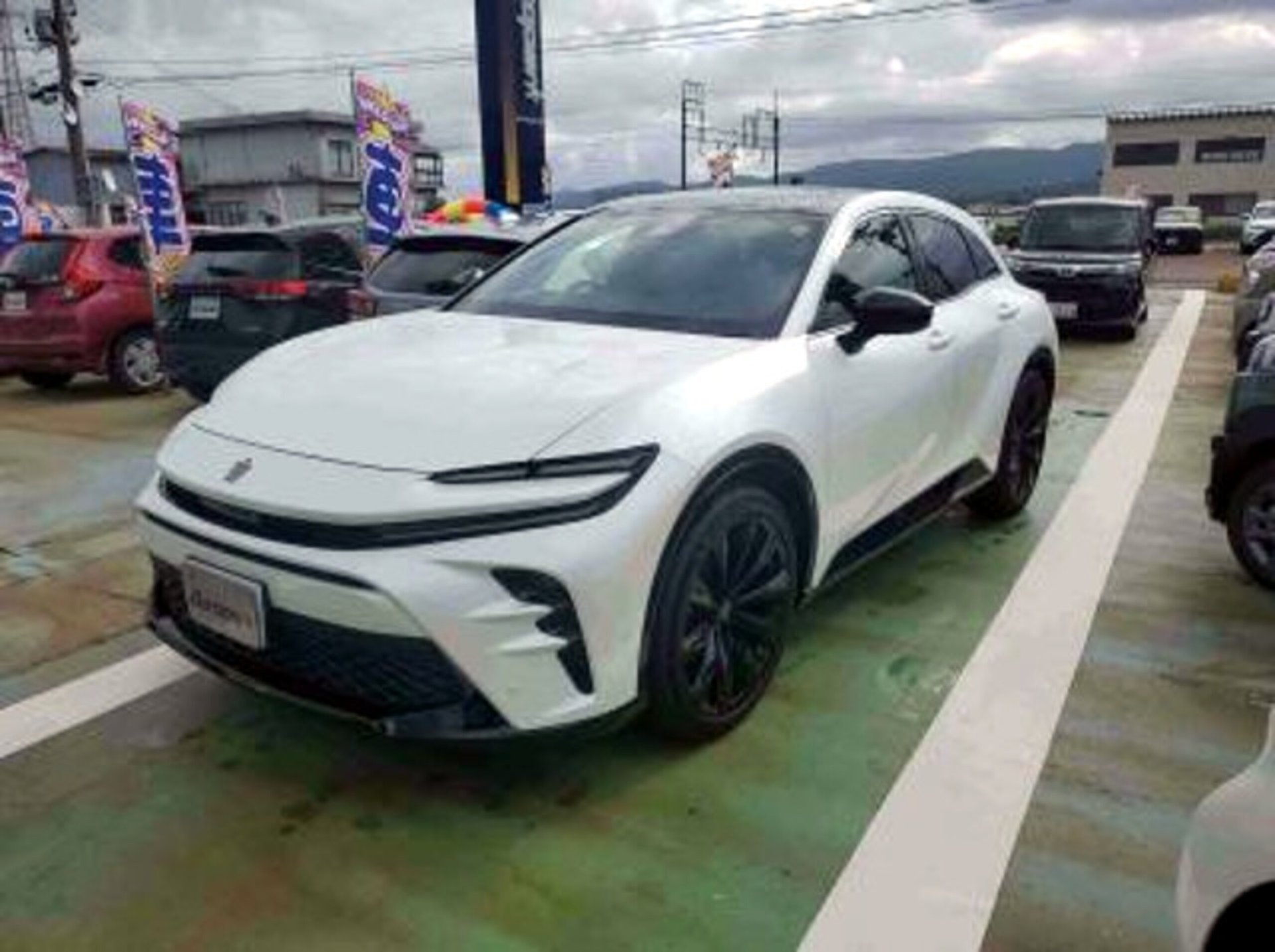 TOYOTA CROWN SPORT - View 1