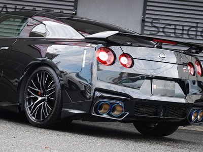 NISSAN GT-R - 10