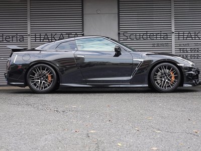 NISSAN GT-R - 4