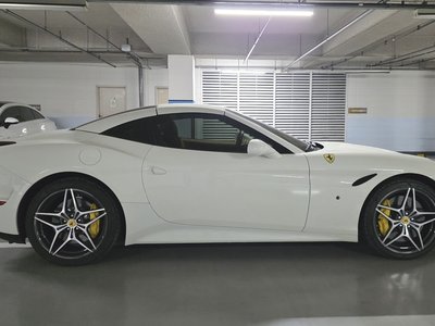 FERRARI CALIFORNIA - 10