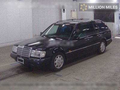 MERCEDES-BENZ 300TE - 4