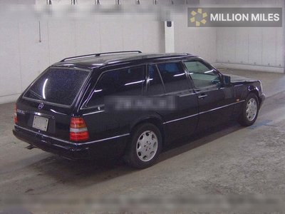 MERCEDES-BENZ 300TE - 5