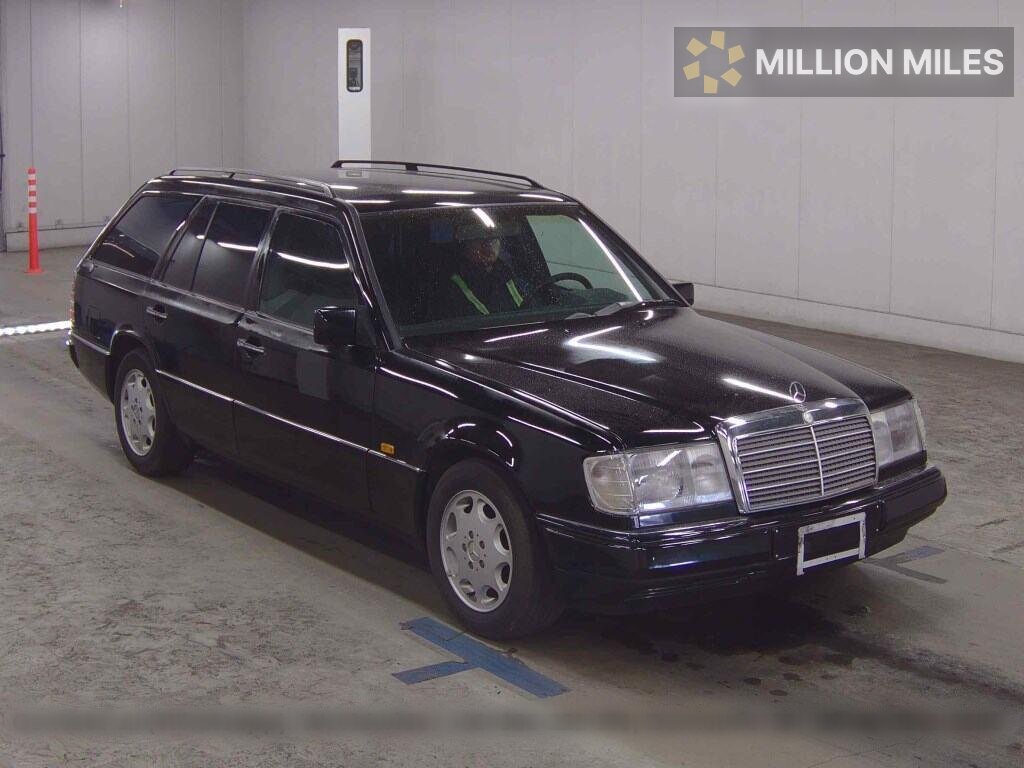 MERCEDES-BENZ 300TE - View 1