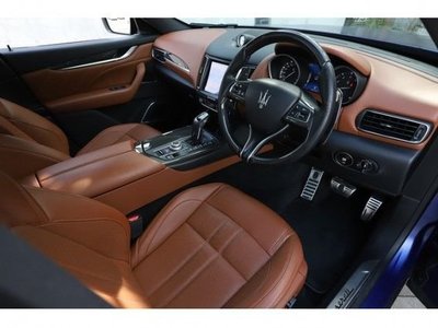 2021 Maserati LEVANTE photo 7
