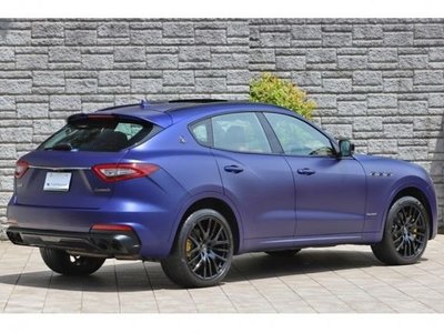 2021 Maserati LEVANTE photo 2