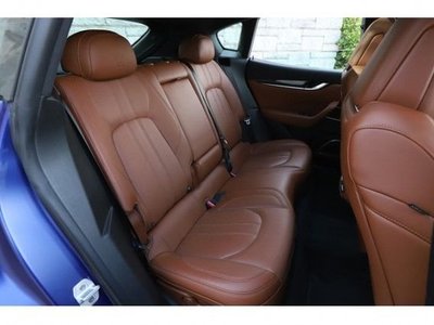2021 Maserati LEVANTE photo 9