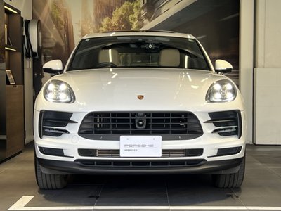 PORSCHE MACAN - 2