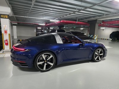 PORSCHE 911 - 6